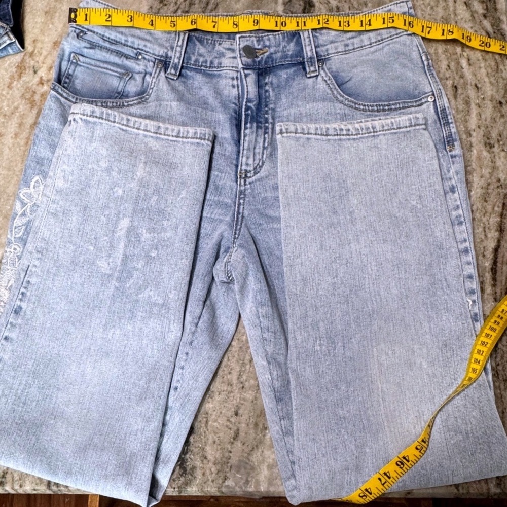 Chico's Platinum Skimmer Jeans Womens 0.5 Embroidered Light Wash Blue Boho Artsy - Picture 6 of 14